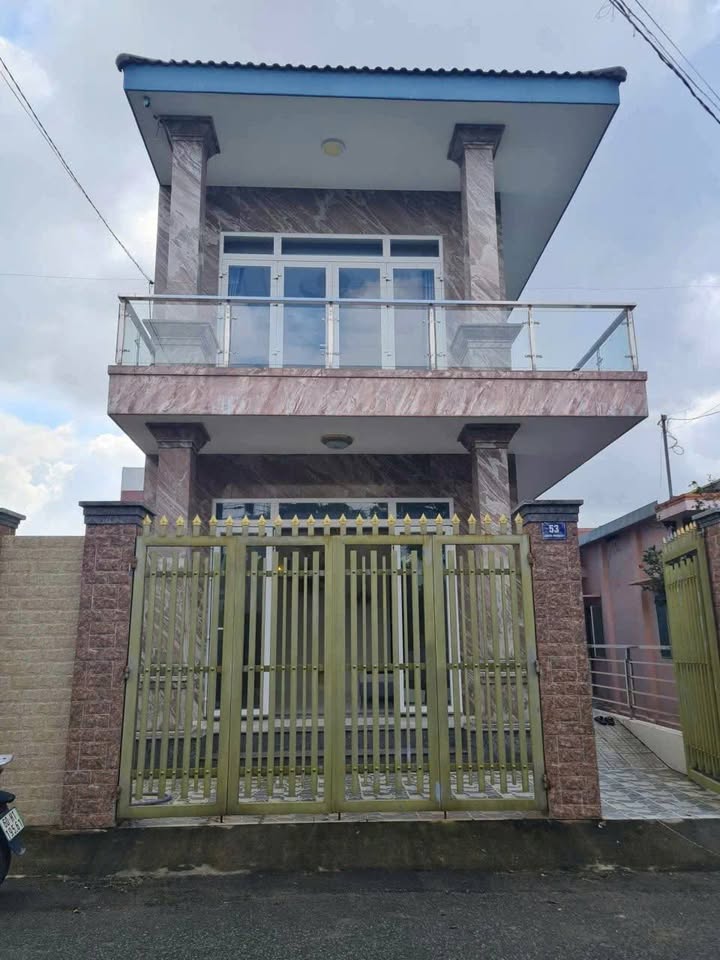 Nhà đẹp Trảng Bom 130m² giá 4 tỷ - Hàng xóm thân thiện, tiện ích đầy đủ!