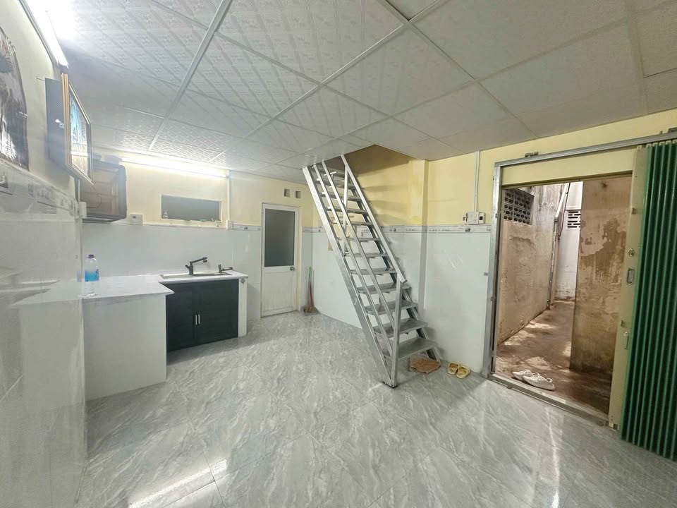 Nhà nhỏ Phường Sài Nha Trang 17m² giá 1.2 tỷ - Sổ đỏ chính chủ, thương lượng tốt!