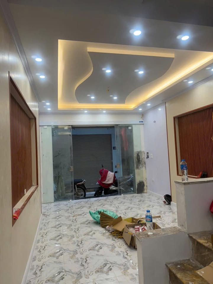 Nhà bán 3 tầng đường Quang Tiến, Đại Mỗ 41m² - Gần trường học các cấp!