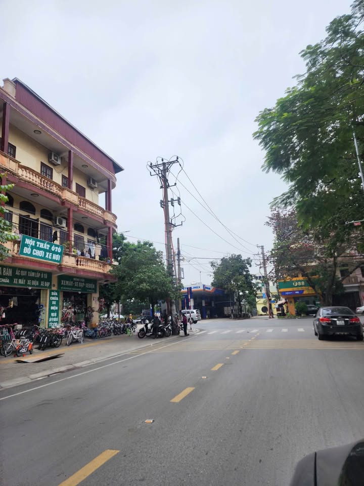 Nhà 3 tầng mặt đường Lê Văn Thịnh, Suối Hoa 79m² giá 1x tỷ - Kinh doanh sầm uất!