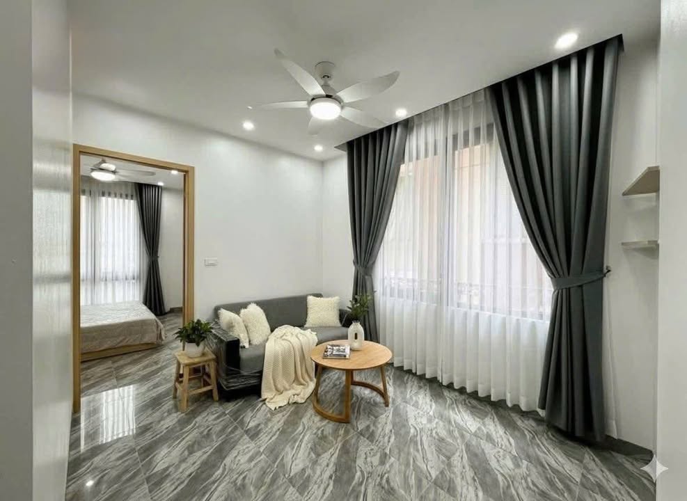 Phòng trống cho thuê tại ngõ 81 Trung Kính, Cầu Giấy - Diện tích 36m², đầy đủ tiện nghi!