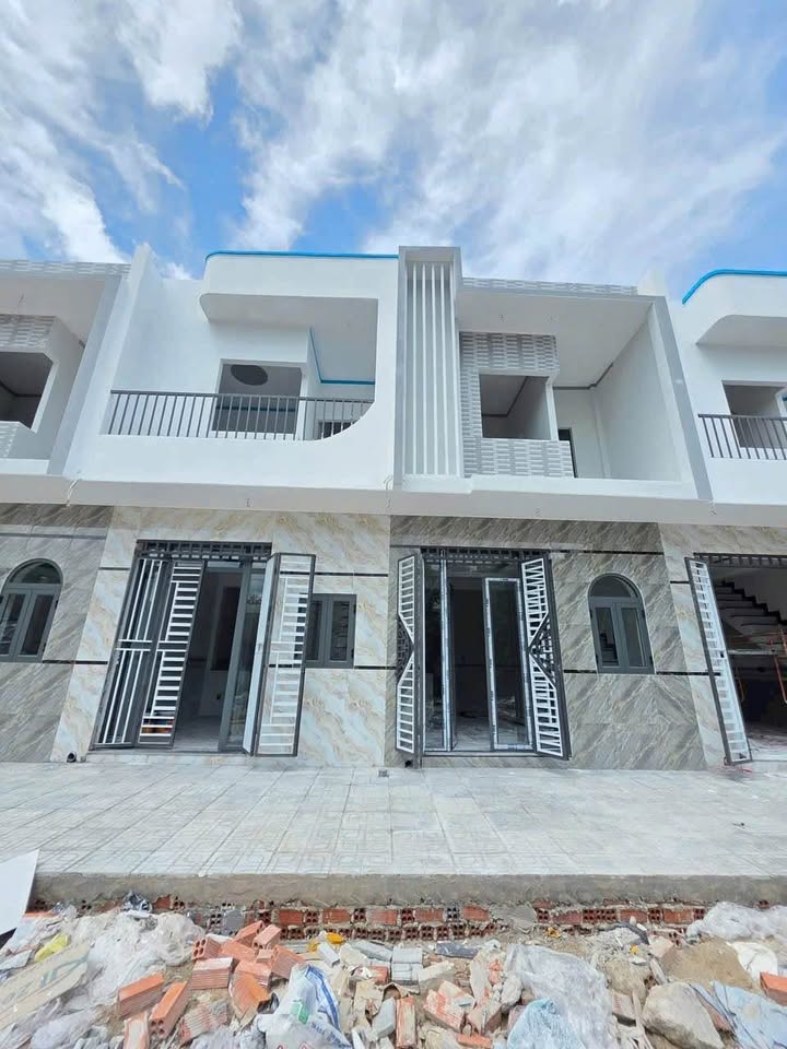 Nhà bán Hóc Môn 72m² giá 1.8 tỷ - Gần chợ Tân Hiệp