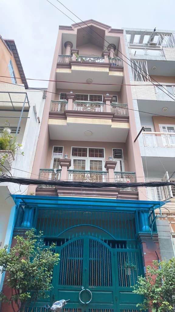 Nhà đẹp hẻm xe hơi Quận 3 57m² giá 19.6 tỷ - Pháp lý chuẩn, nội thất sang trọng!