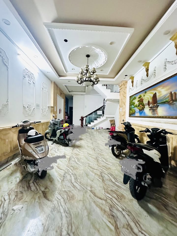 Căn hộ dịch vụ 4 tầng 10 phòng cho thuê Gò Vấp 105m² - Giá chỉ 9.5 tỷ VND!