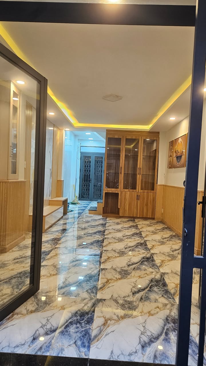 Nhà đẹp 3 tầng Dương Bá Trạc, Quận 8 - 42m² chỉ 5 tỷ, thiết kế hiện đại!