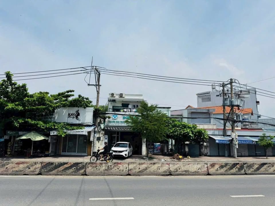 Nhà mặt tiền Huỳnh Tấn Phát, Nhà Bè 42m² giá 15 triệu - Kinh doanh sầm uất!