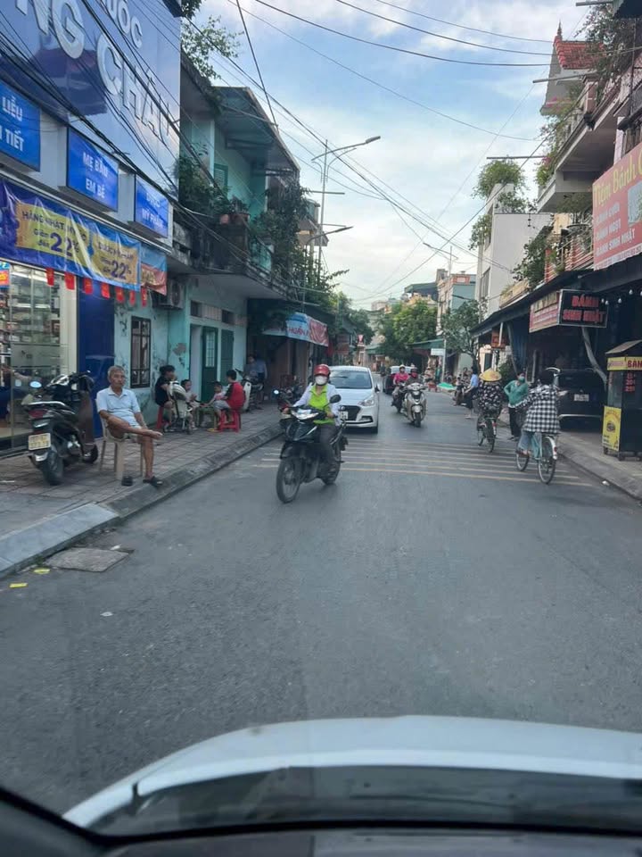 Lô đất kinh doanh tại cổng chợ Vũ Quý, Kiến Xương 90m² giá chỉ 2 tỷ - Đầu tư sinh lời ngay!