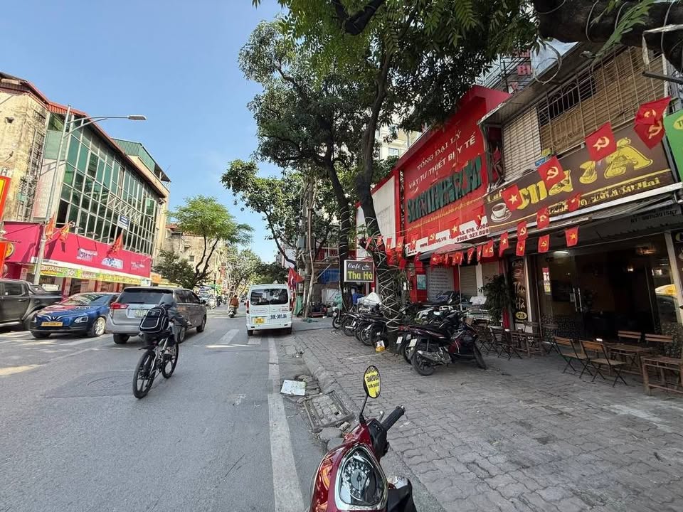 Bán gấp FrontHouse Phố Phương Mai 50.5m² giá 43 tỷ - Kinh doanh sầm uất, thang máy