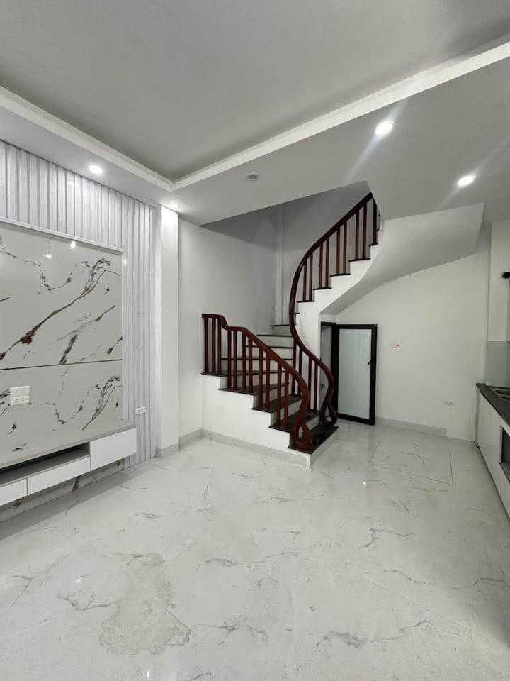 Nhà Phú Thượng, Tây Hồ 33m² giá 6 tỷ - Thiết kế hiện đại, tiện nghi đầy đủ!