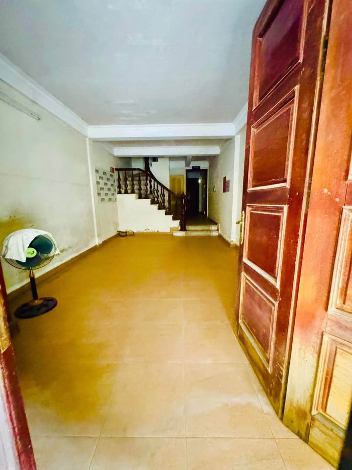 Nhà mặt phố Nguyễn Khánh Toàn, Cầu Giấy 92m² giá 44.5 tỷ - Đầu tư sinh lời cực cao!