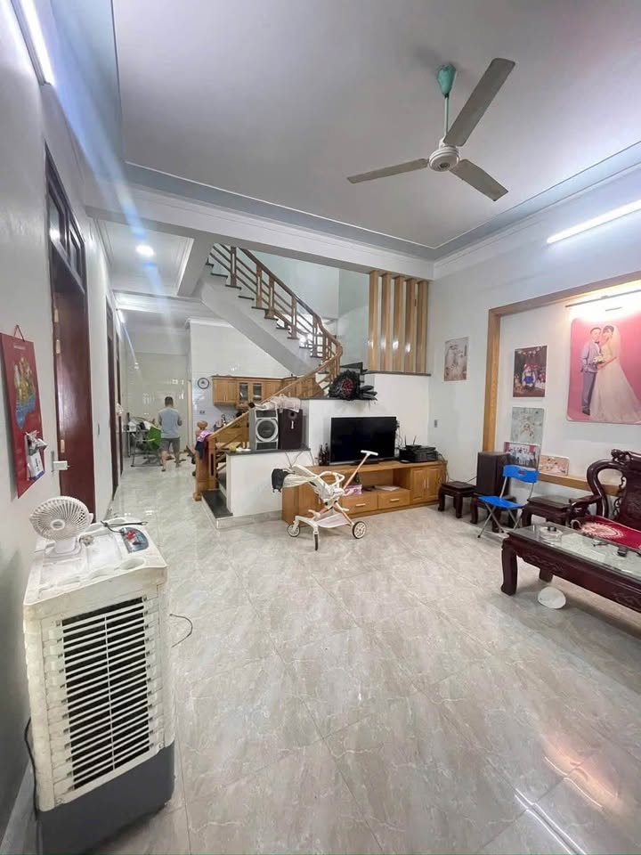 Nhà phố 2,5 tầng Quảng Hưng 154m² giá 4 tỷ - Sẵn sàng vào ở ngay!