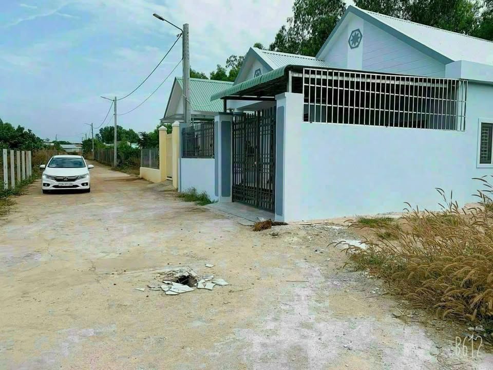 Đất nền Hòa Long 147m² giá 1.59 tỷ - Sổ đỏ chính chủ, vị trí thuận lợi!