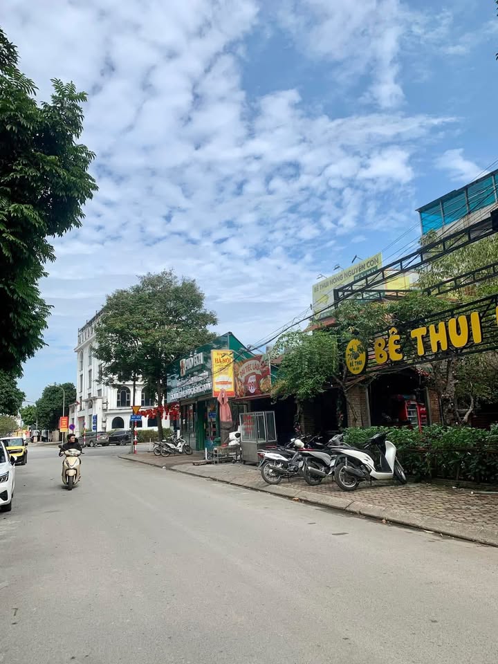 Nhà mặt phố Việt Hưng, Long Biên 79m² giá 31 tỷ - Kinh doanh đắc địa!