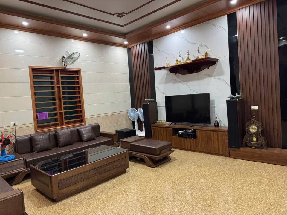 Nhà cấp 4 Hưng Đông 142m² giá 4.3 tỷ - Nội thất để lại, gần khu công nghiệp!