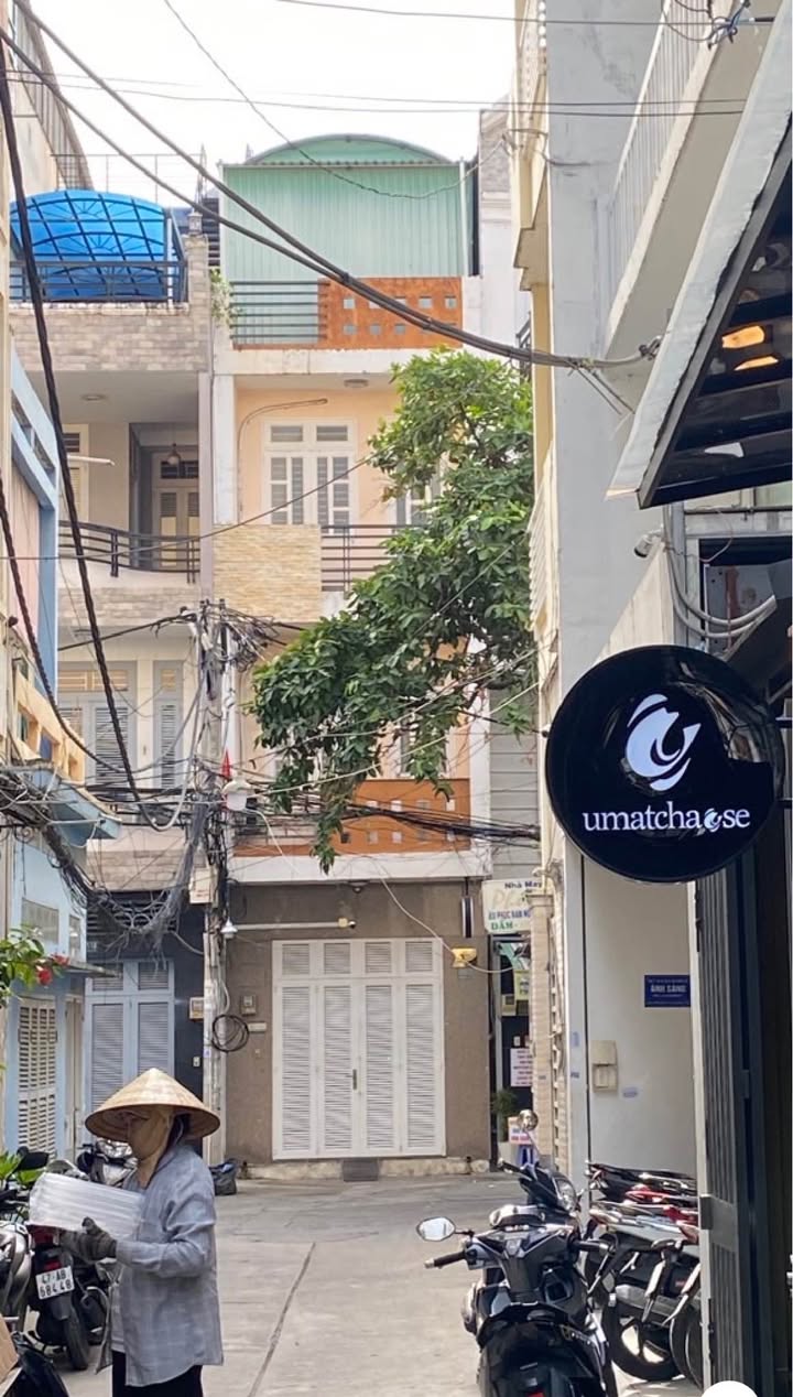 Nhà riêng Phú Nhuận 47m² giá thỏa thuận - Hẻm xe hơi thông thoáng!