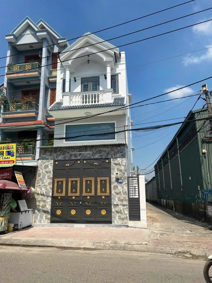 Bán Nhà 2 Mặt Tiền Dương Thị Mạnh, Quận 12, 106.3m² - Vị trí đẹp, kinh doanh đỉnh cao!