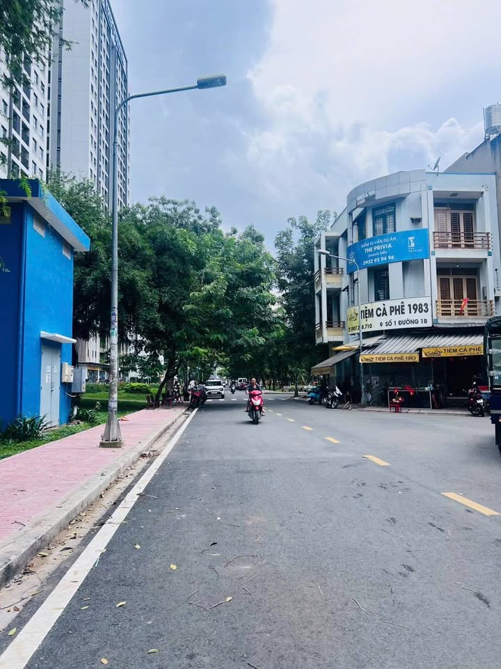 Nhà 2 tầng tại công viên Lý Chiêu Hoàng, quận 6 - 72m² chỉ 4 tỷ - Chính chủ, sổ hồng riêng!