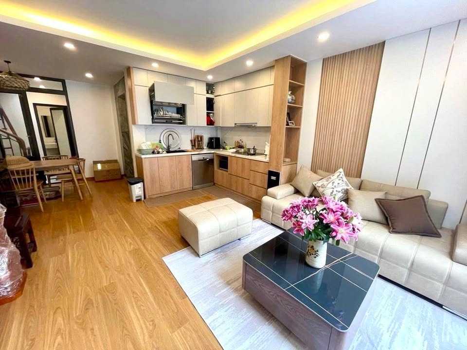 Nhà riêng Đầm Trấu 50m² giá 15 tỷ - Thiết kế hiện đại, ô tô đỗ cửa!