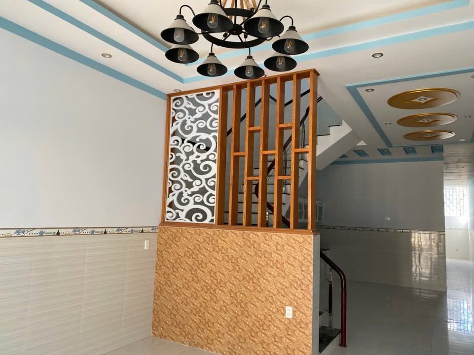 Nhà phố Long Điền 140m² giá 2.7 tỷ - Sổ đỏ chính chủ, 3 phòng ngủ