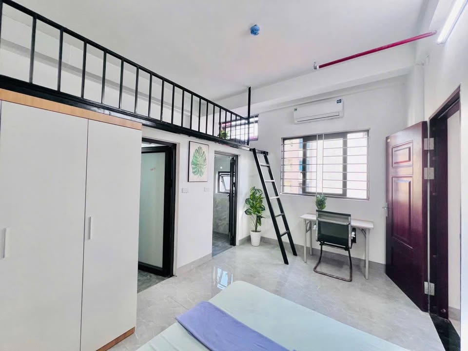 Phòng cho thuê tại Ngõ 241 Yên Xá, 30m² - Không chung chủ, đầy đủ tiện nghi!