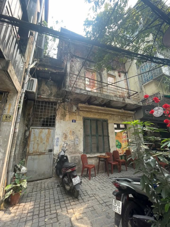 FrontHouse 93m² phố Chợ Gạo, Hoàn Kiếm - Mặt tiền rộng, cây xanh thoáng mát!