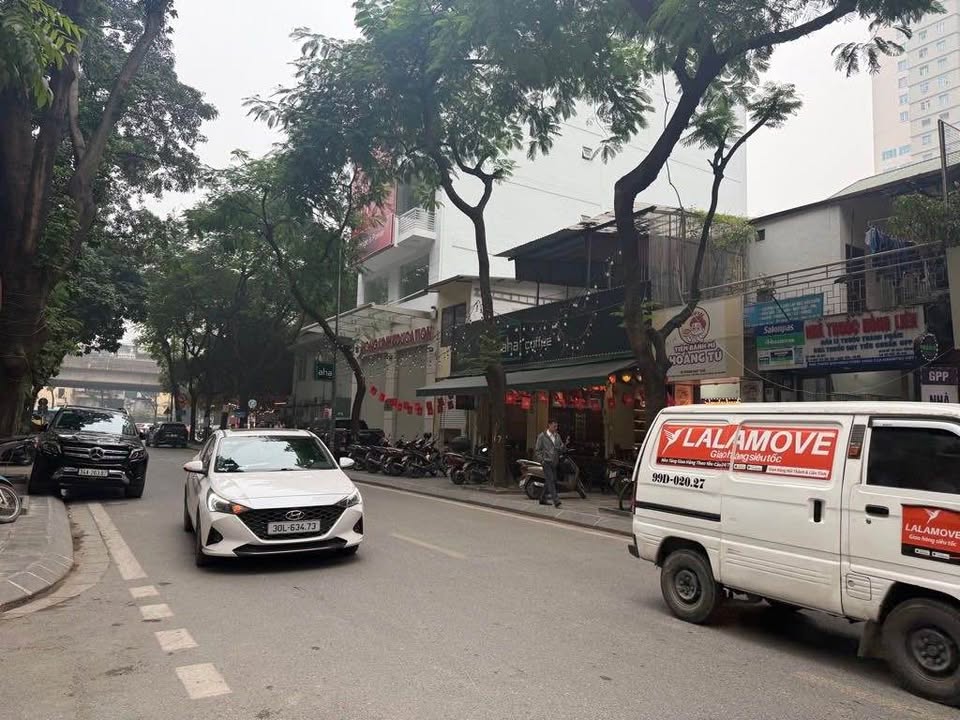 Nhà phố mặt tiền Ngụy Như Kon Tum, Thanh Xuân 50m² giá 29.3 tỷ - Thích hợp vừa ở vừa làm văn phòng!