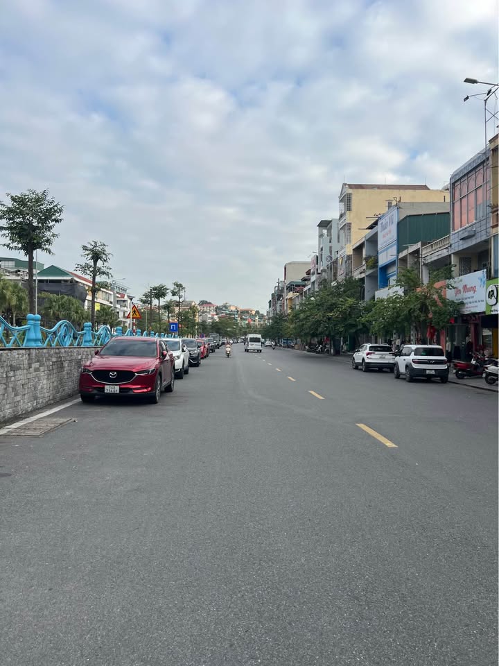 Nhà mặt đường Nguyễn Văn Cừ, Hạ Long 69m² giá 13.5 tỷ - Đầu tư sinh lời ngay!