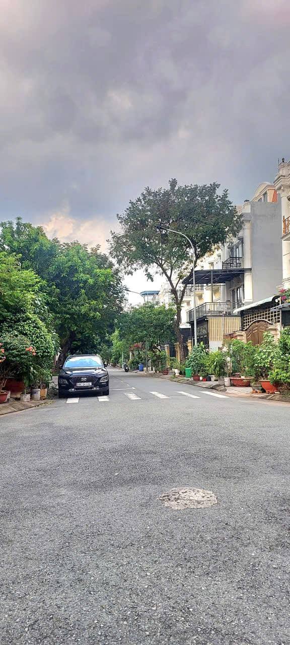 Nhà phố liền kề Tân Cổ Điển KDC Cát Lái Q2 119m² giá 13.5 tỷ - Thiết kế hiện đại, sẵn sàng ở ngay!