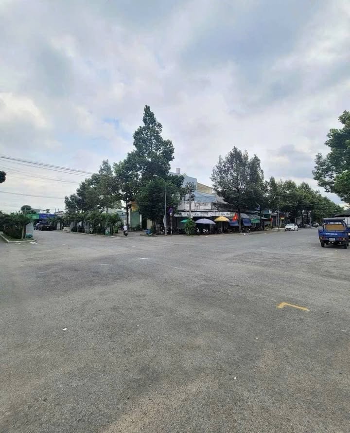 Đất mặt tiền đường chính Dĩ An 108m² giá 7.2 tỷ - Đầu tư sinh lời ngay!