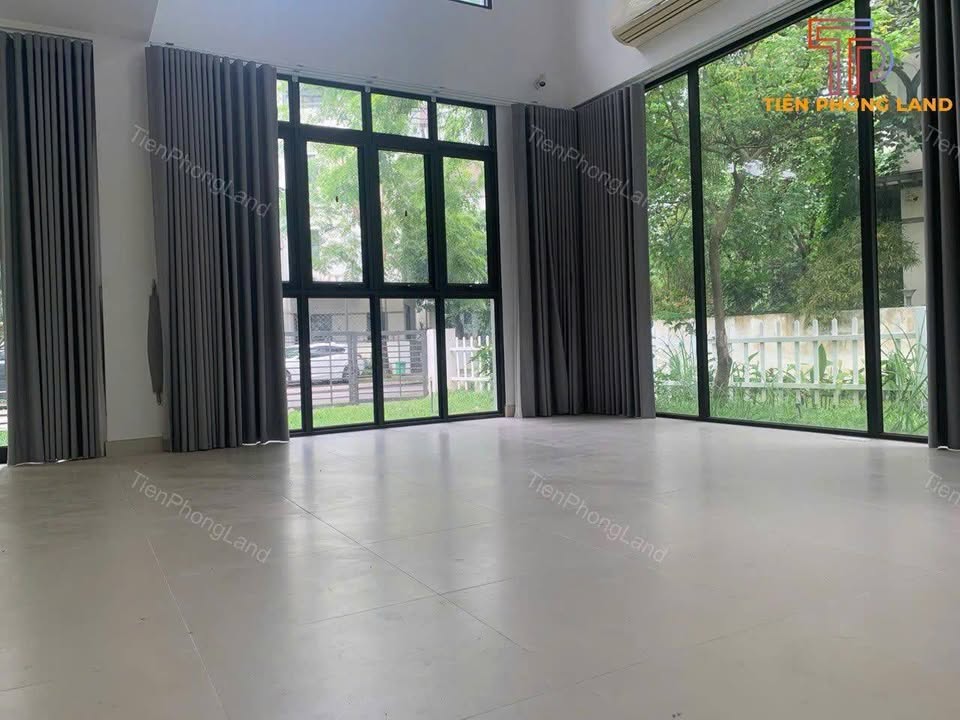 Biệt thự cho thuê Vinhomes Thăng Long 300m² giá 35 triệu - View hồ tuyệt đẹp!