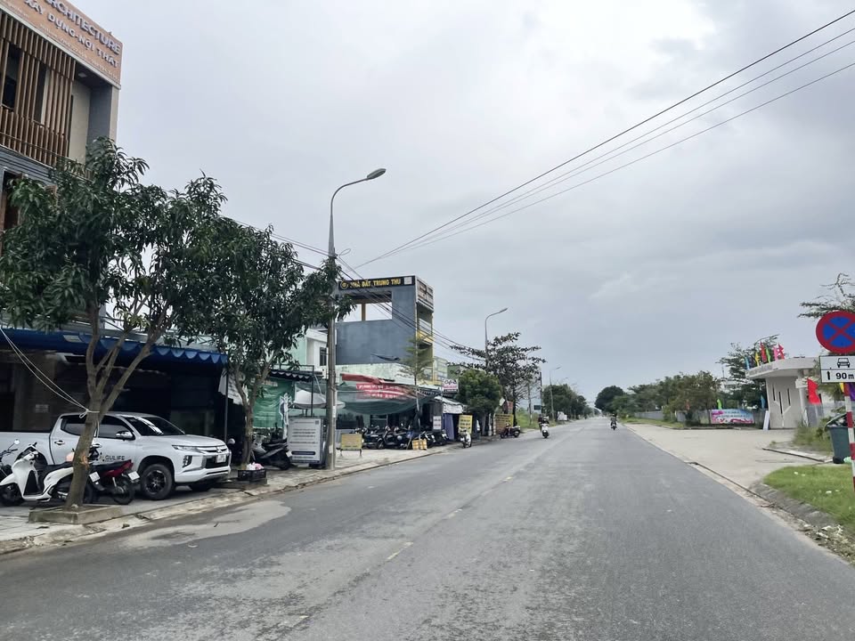 Đất nền mặt tiền Đô Đốc Lân, Hòa Xuân, Đà Nẵng 200m² giá 11 tỷ - Sổ đỏ chính chủ, giao dịch ngay!