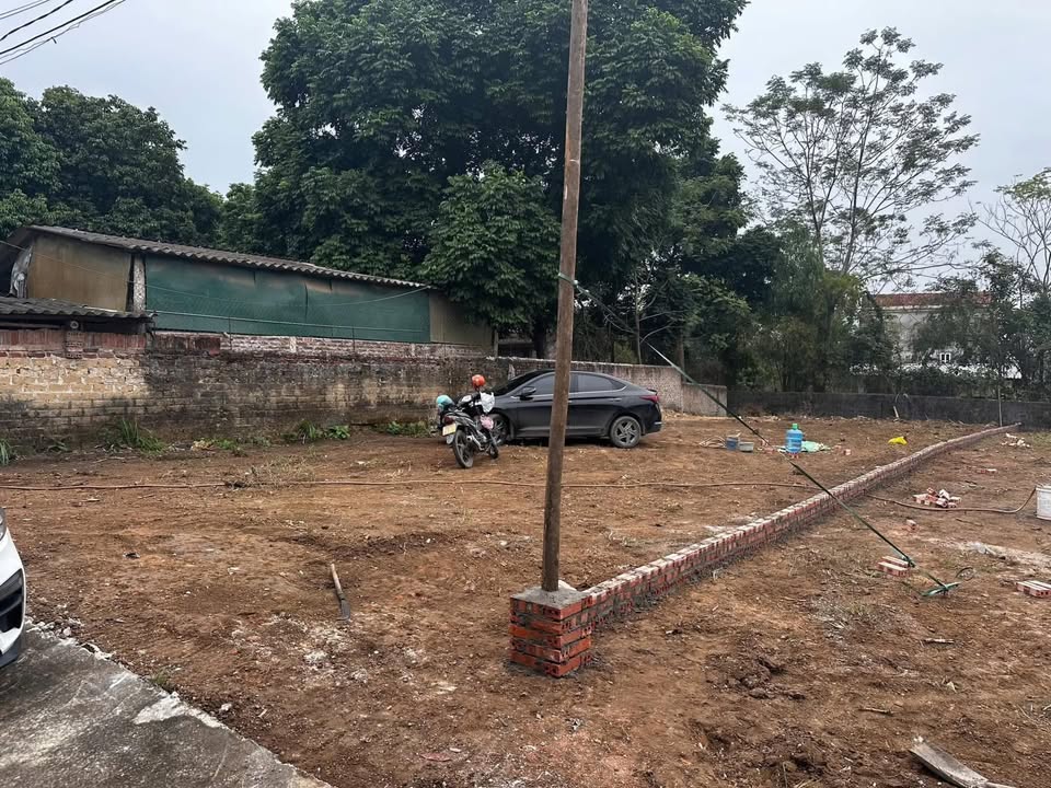 Đất nông nghiệp Tây Đằng, Ba Vì 300m² giá 600 triệu - Mặt tiền rộng, thuận tiện vào ở!