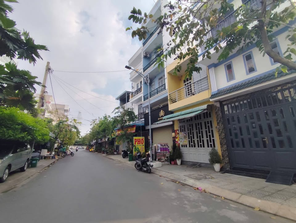 Bán gấp FrontHouse mặt tiền đường Tô Ký, 42m² giá 4.9 tỷ - Đầu tư sinh lời ngay!