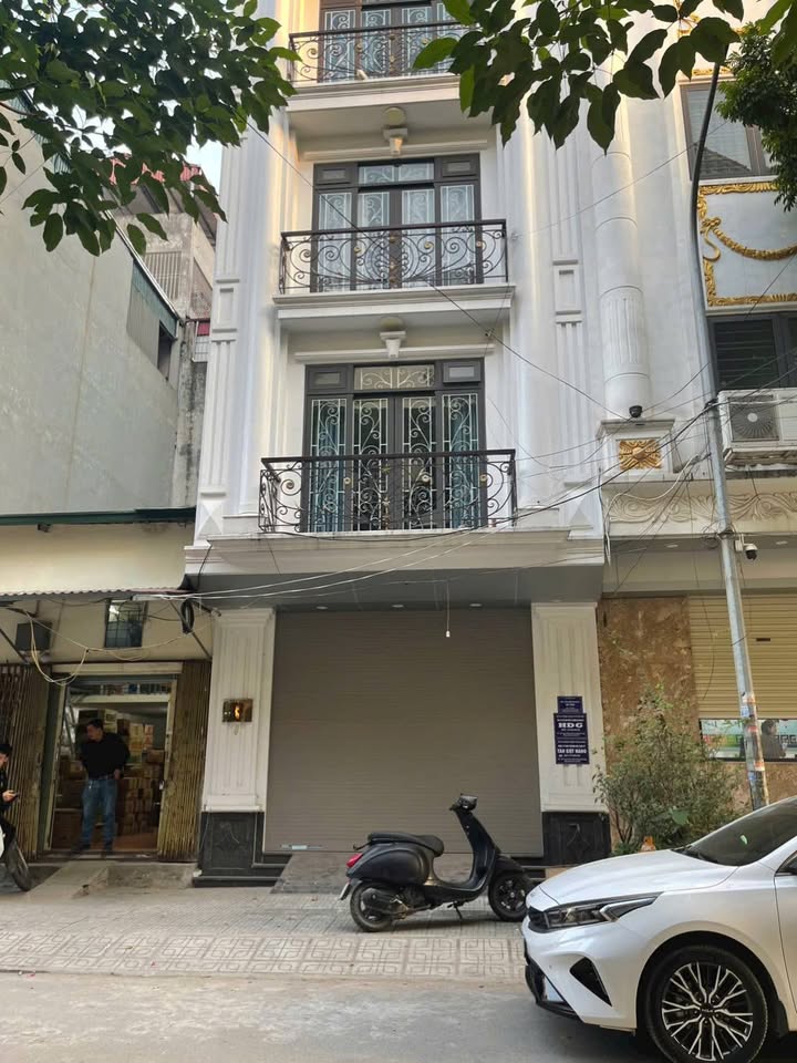 Nhà phố Trần Đăng Ninh Cầu Giấy 50m² giá 18 triệu - Mặt tiền rộng 5m