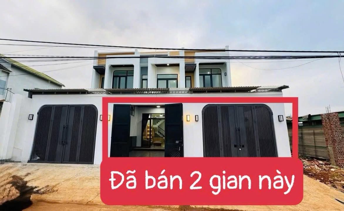 Nhà phố Nguyễn Văn Linh, Pleiku 100m² giá 2.45 tỷ - Cơ hội cuối cùng!