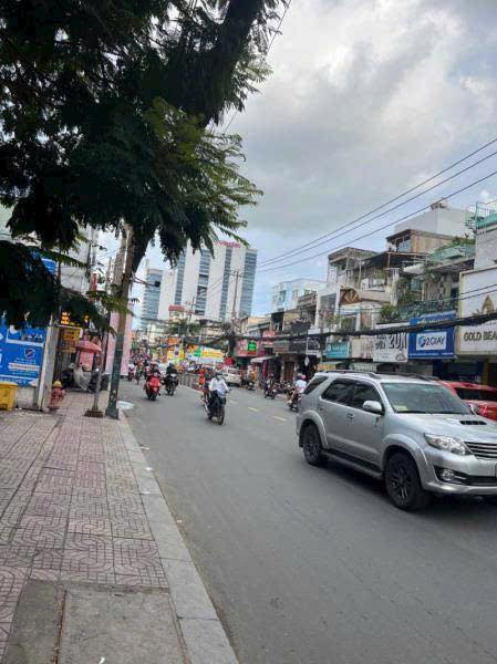 Nhà đẹp 2 tầng trên đường Ông Ích Khiêm, 42.75m² giá 5.5 tỷ - Sẵn sàng vào ở ngay!