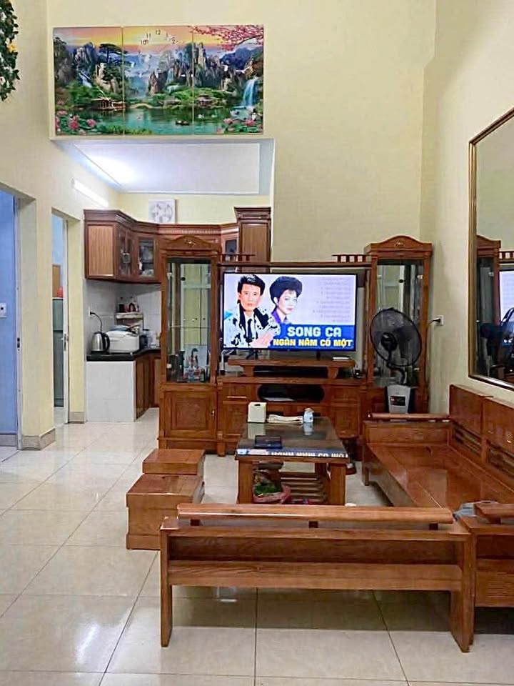 Nhà 2 tầng tại trung tâm Tp Hòa Bình 50m² - Giá chỉ 1.6 tỷ!