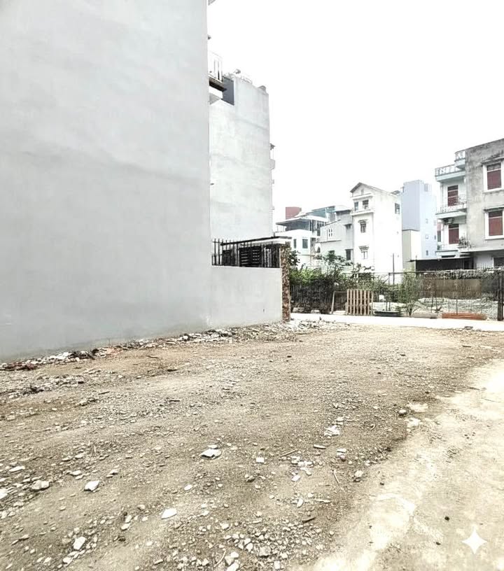 Đất lô góc Phúc Lợi 37m² giá 4 tỷ - Ngõ ô tô thuận tiện!