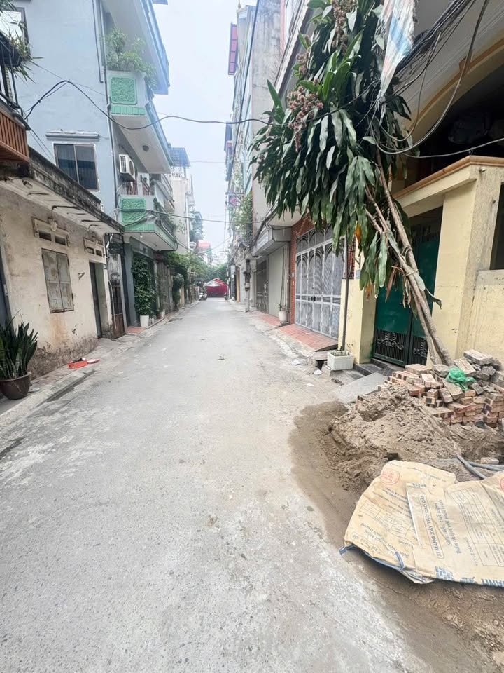 Đất nền Ngọc Thụy Long Biên 100m² giá 15 tỷ - Ngõ thông ô tô vào tận đất!