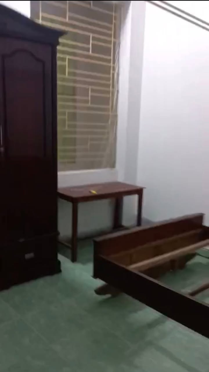 Nhà 2 tầng đường Tân Tiến, P. Hưng Bình 90m² giá 6.5 triệu - Nhà mới sạch sẽ, đầy đủ nội thất!