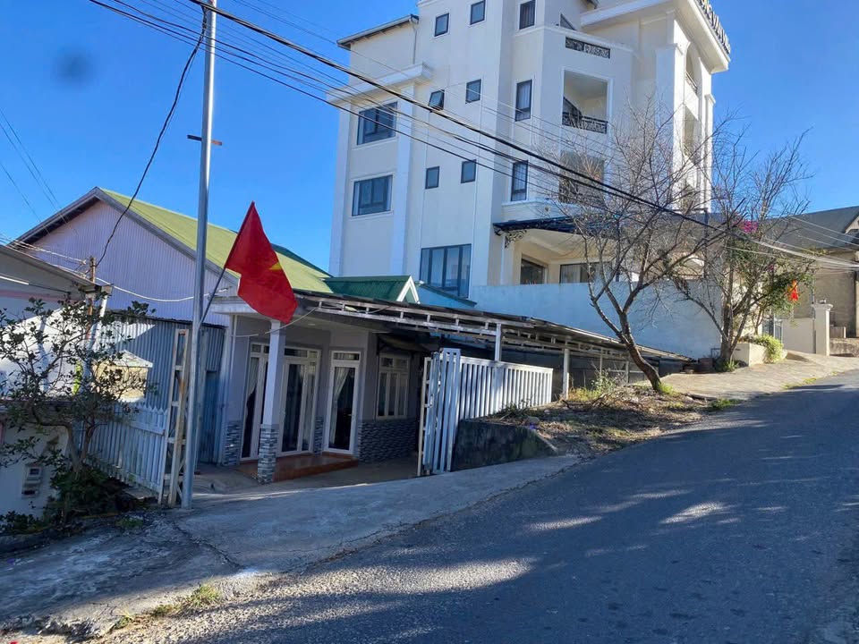 Nhà riêng Nam Hồ, Đà Lạt 280.5m² giá 11.2 tỷ - Không gian sống lý tưởng!