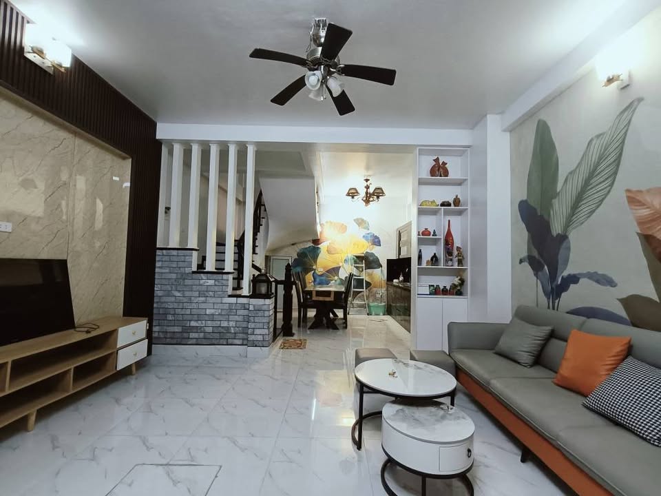 Nhà phố Tây Hồ 36m² giá 9 tỷ - Khu dân trí cao, sổ đỏ chính chủ!