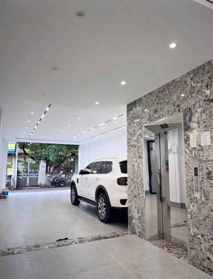 Nhà riêng 5 tầng Gara ô tô - Xuân Đỉnh 60m² giá 17 tỷ - Kinh doanh sầm uất!