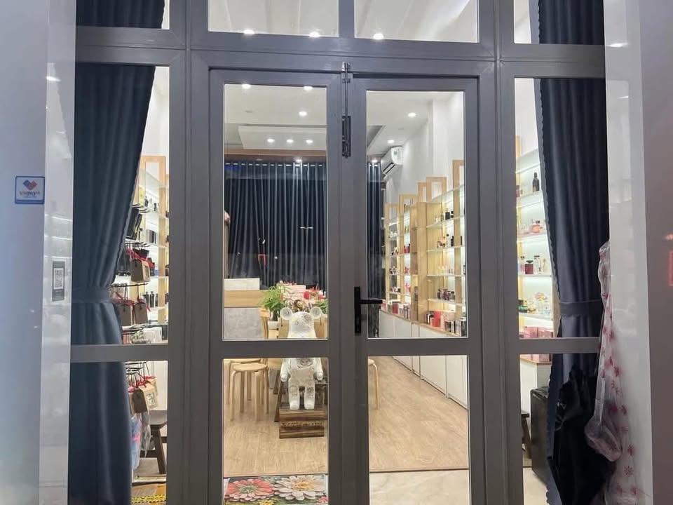 Nhà cho thuê mặt tiền Lý Tự Trọng, Đà Nẵng 64m² - Vị trí đắc địa, kinh doanh thuận lợi!