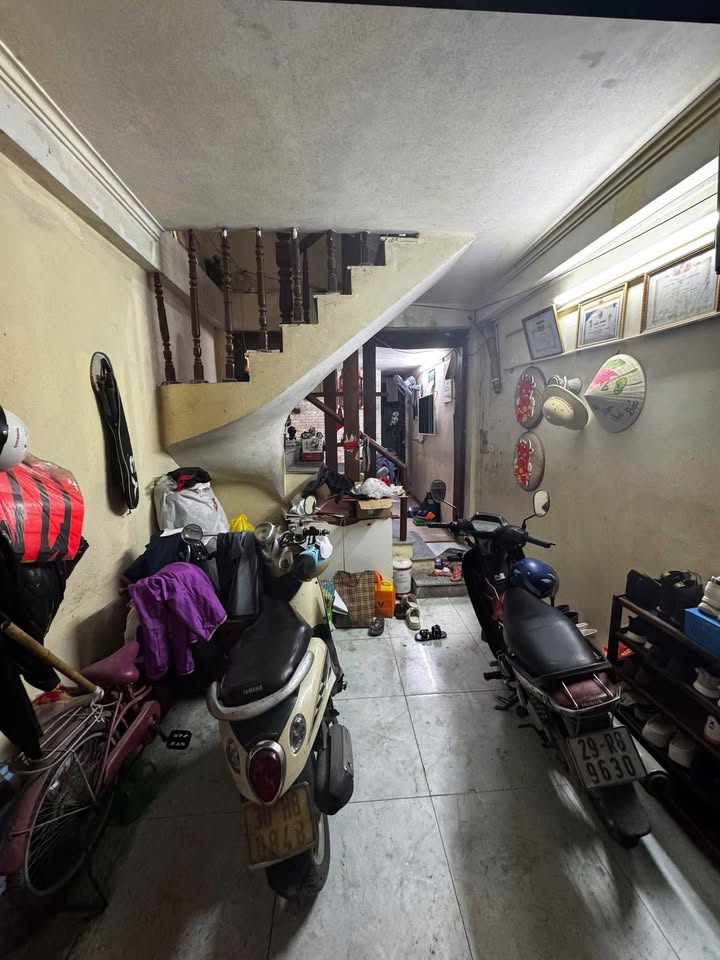 Nhà 3 tầng tại Cổ Nhuế, Bắc Từ Liêm, 26m² giá 6 tỷ - Giao dịch ngay!