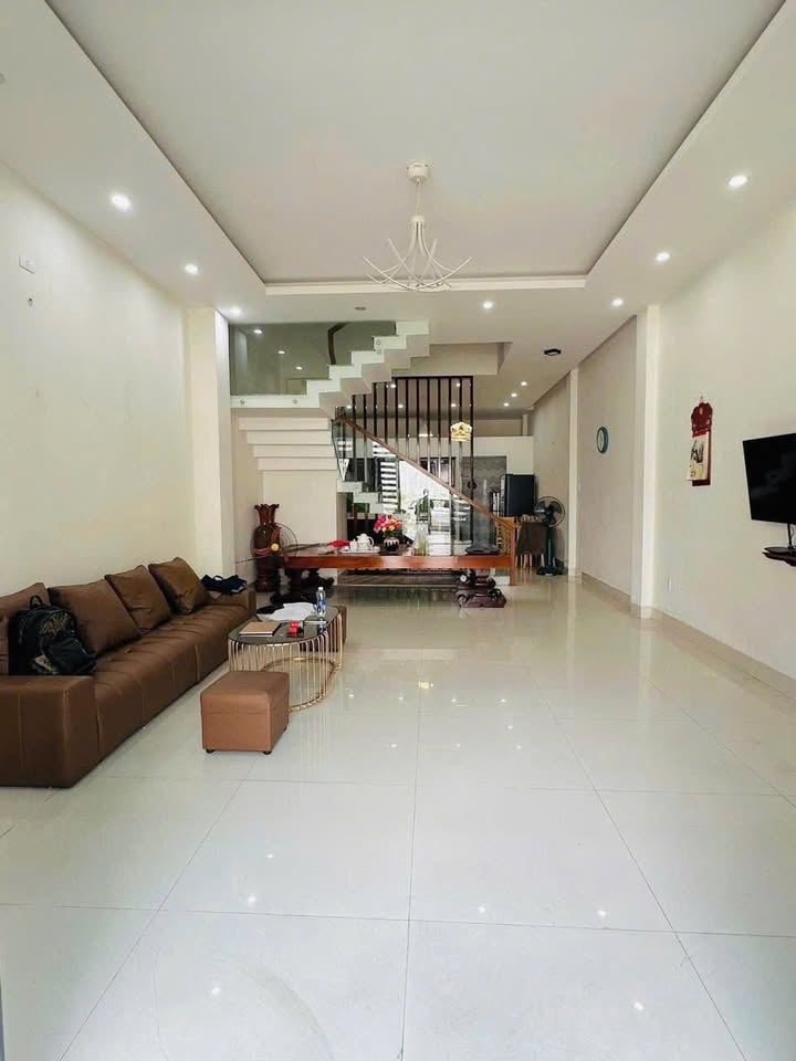 Cho thuê nhà 4 tầng mặt tiền An Thượng 80m² giá 35 triệu - Kinh doanh sạch sẽ, đầy đủ nội thất!