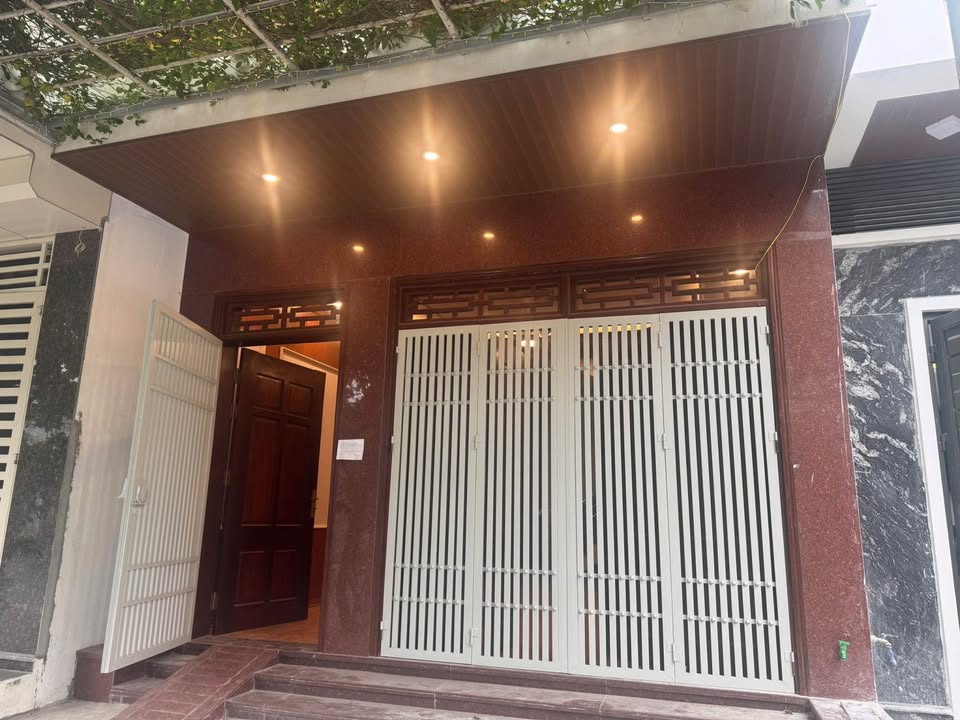 Nhà 2,5 Tầng Phường Đông Thọ 85m² giá 4.8 tỷ - Mặt tiền 5m, Đường rộng thoáng