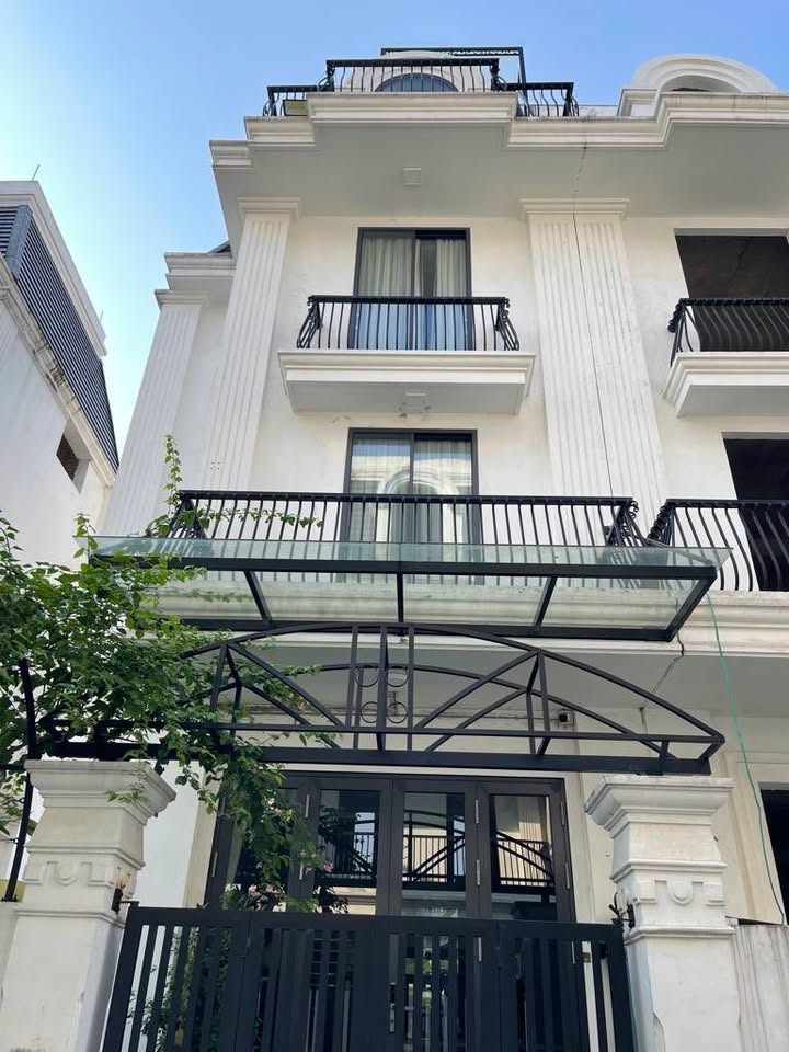 Biệt thự Thượng Thanh 76m² giá 12 tỷ - Ô tô vào tận nơi, giao thông thuận tiện!