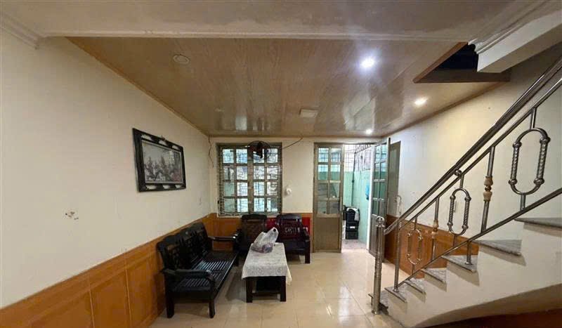 Nhà mặt ngõ Chùa Hàng, Lê Chân, Hải Phòng 2.5 tầng giá chỉ 4 triệu - Tiện nghi đầy đủ, sẵn sàng cho thuê!