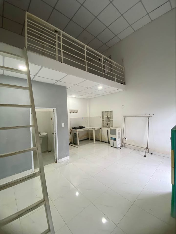 Kho cho thuê tại 138 Nguyễn Thông, Phú Hài, 450m² giá chỉ 2.5 triệu - Chính chủ, hỗ trợ ngay 500!